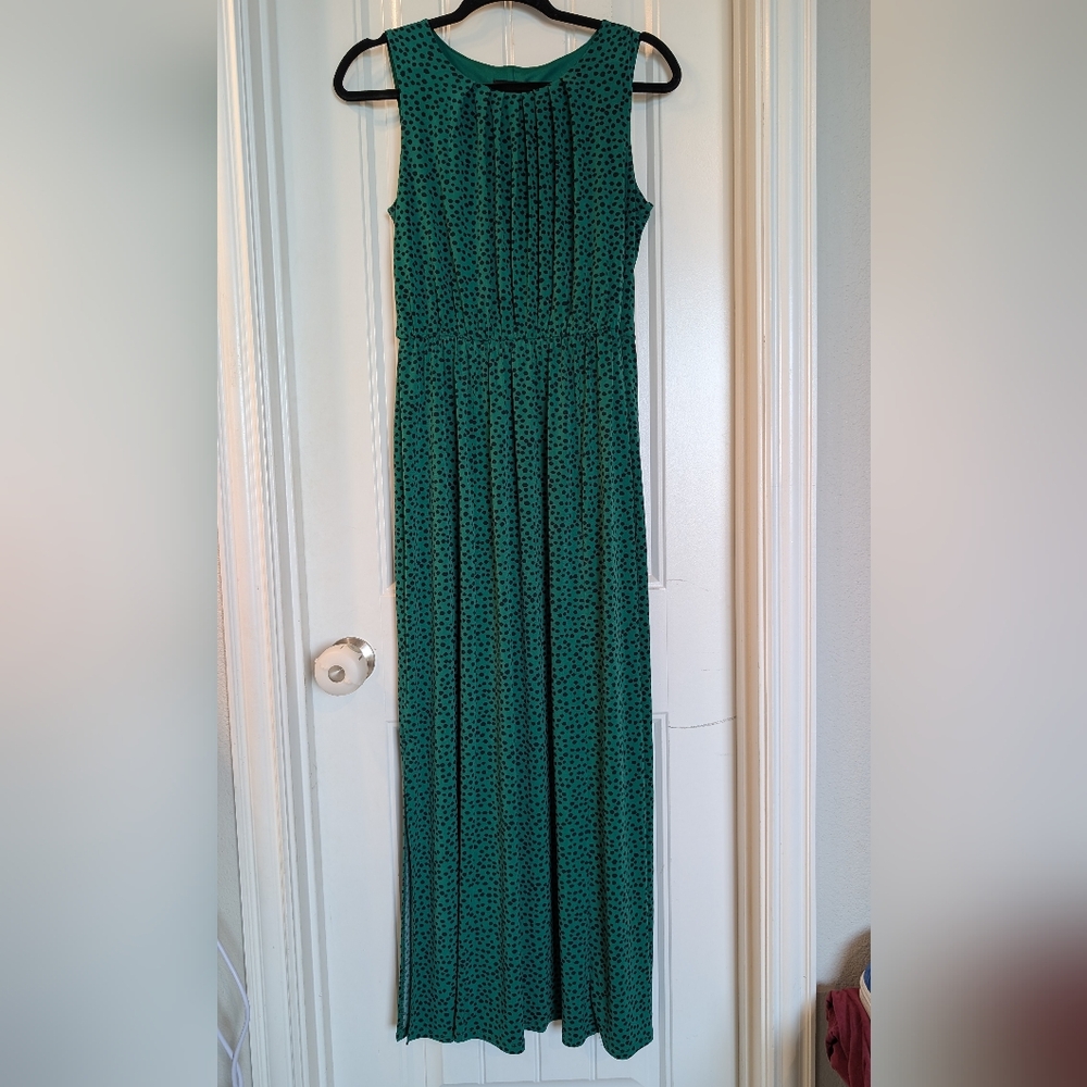 Enfocus Studios Sleeveless Green Maxi Dress with Subtle Dot Print 6